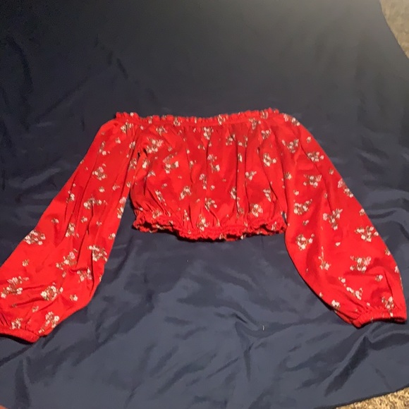 H&M Off-the-Shoulder Top - Picture 2 of 2